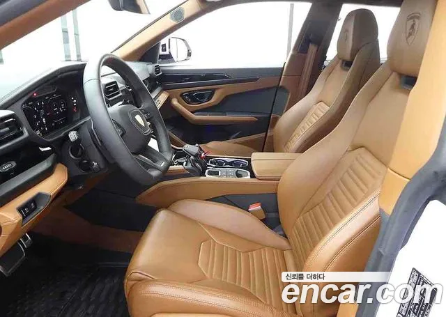 Lamborghini Urus — Фото автомобиля 8