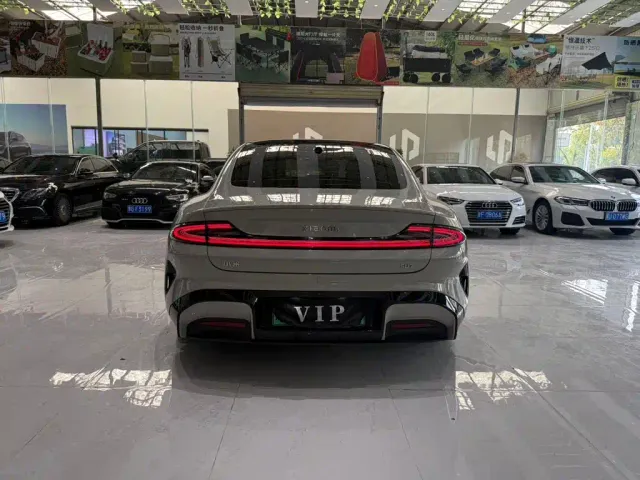 Xiaomi SU7 — Фото автомобиля 8