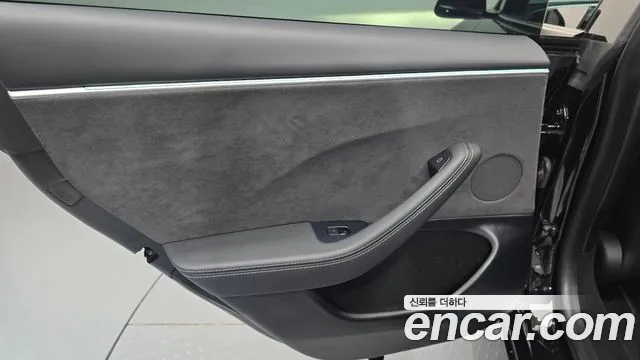 Tesla Model 3 — Фото автомобиля 14