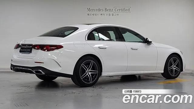 Mercedes-Benz E-Class — Фото автомобиля 2
