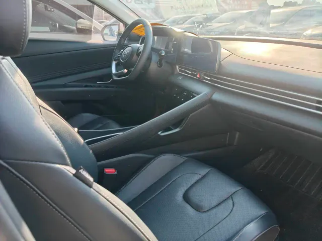 Hyundai Elantra — Фото автомобиля 6