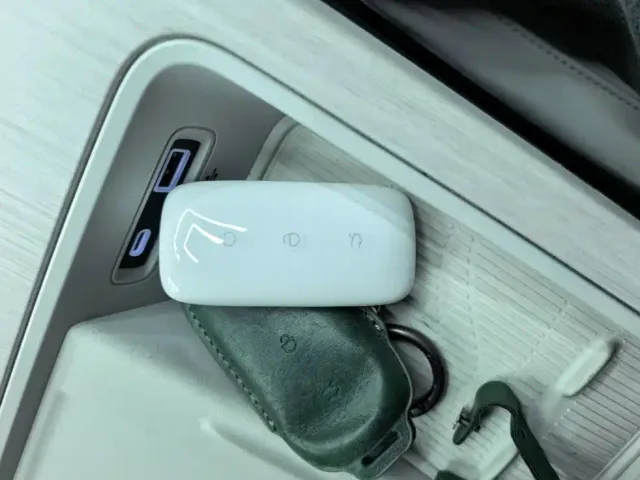 Geely Galaxy E8 — Фото автомобиля 8