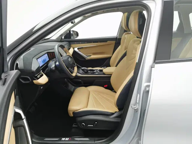 Geely Boyue L — Фото автомобиля 10