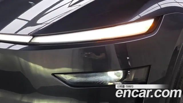 Tesla Model Y — Фото автомобиля 7