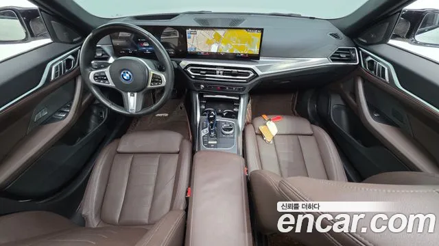 BMW i4 — Фото автомобиля 2