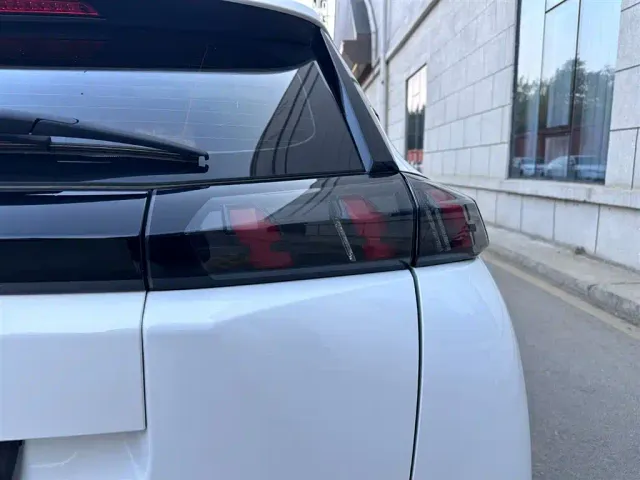 Peugeot 2008 — Фото автомобиля 7