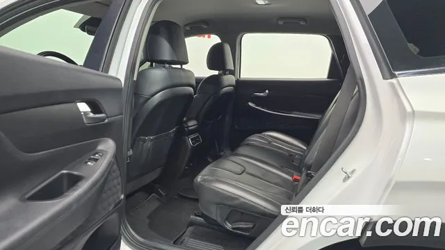 Hyundai Santafe Новый Santa Fe Бензин 2.5T 2WD — Фото автомобиля 18