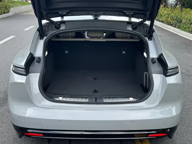 Nio ET5 Touring — Фото автомобиля 19