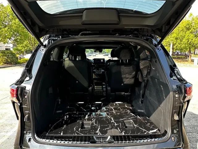 Toyota Granvia — Фото автомобиля 13