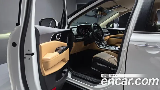 Kia Carnival Generation 4 — Фото автомобиля 10