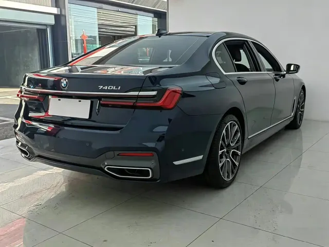 BMW 7 Series — Фото автомобиля 19