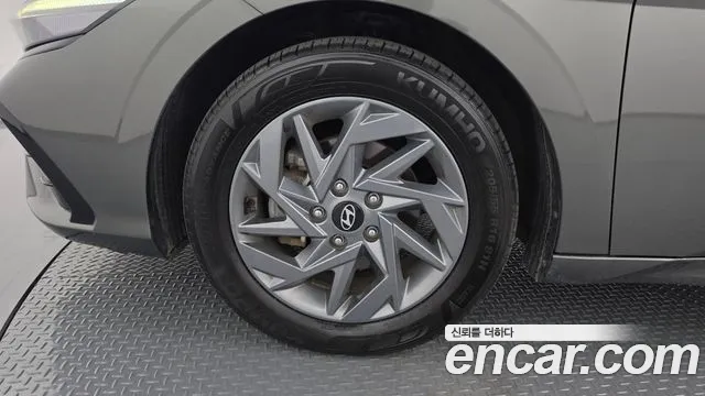 Hyundai Avante CN7 — Фото автомобиля 5