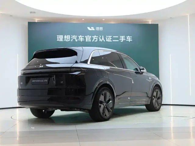 Li Auto L7 — Фото автомобиля 11