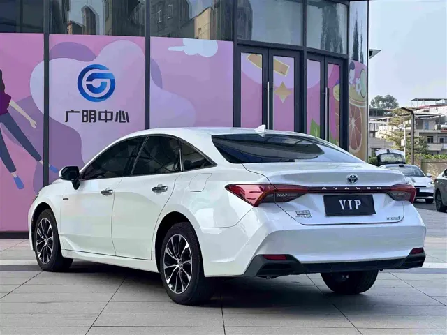 Toyota Avalon — Фото автомобиля 7