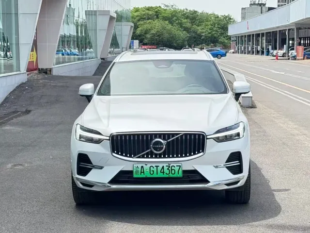 Volvo XC60 — Фото автомобиля 2