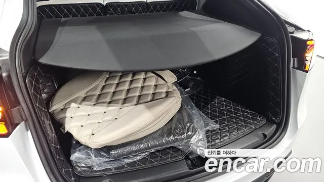 Tesla Model Y — Фото автомобиля 26
