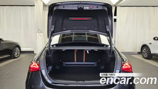 Mercedes-Benz E-Class — Фото автомобиля 19