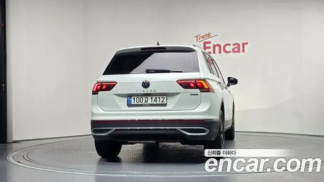 Volkswagen Tiguan Tiguan 2 поколение 2.0 TDI 4Motion Premium — Фото автомобиля 4