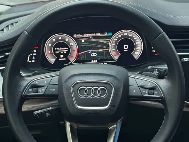 Audi Q7 — Фото автомобиля 15
