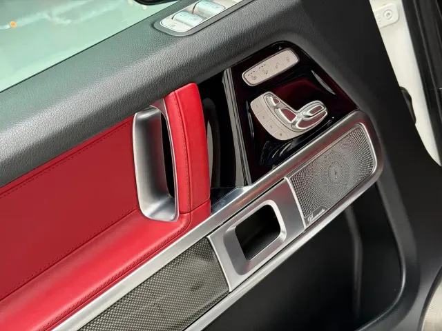 Mercedes-Benz G-Class — Фото автомобиля 12