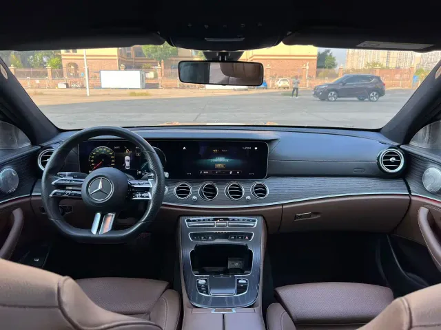 Mercedes-Benz E-Class — Фото автомобиля 6