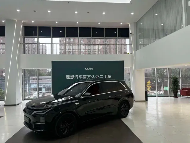 Фотография автомобиля — Li Auto L8