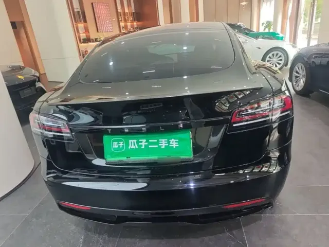 Tesla Model S 2023 Tri-motor AWD Plaid — Фото автомобиля 3