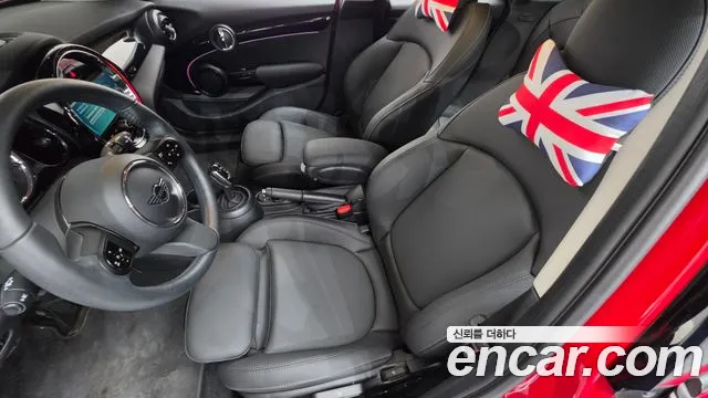 Mini Cooper Cooper 5 дверей Classic — Фото автомобиля 29