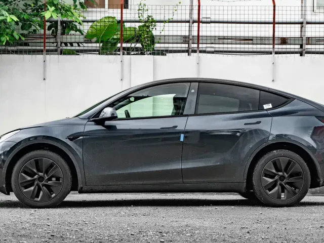 Tesla Model Y — Фото автомобиля 7