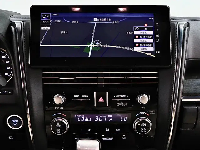 Lexus LM — Фото автомобиля 19