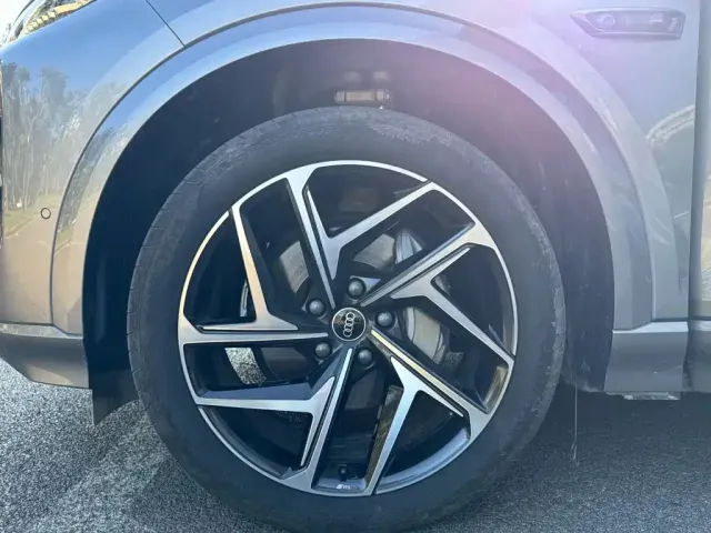 Audi Audi Q6L e-tron 2025 Model Pioneer Edition — Фото автомобиля 8