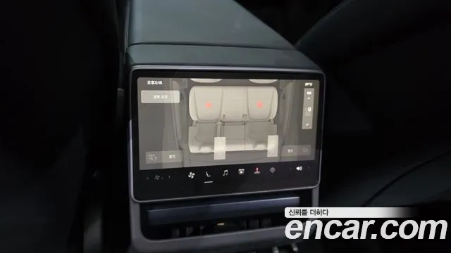 Tesla Model Y — Фото автомобиля 18
