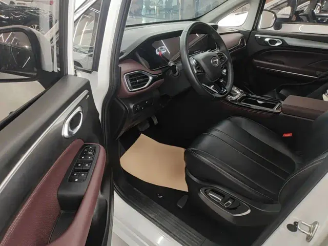 GAC Trumpchi M6 — Фото автомобиля 15