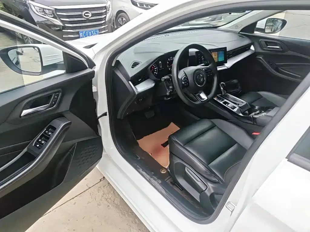 MG MG5 2023 180DVVT CVT Luxury Edition — Фото автомобиля 15