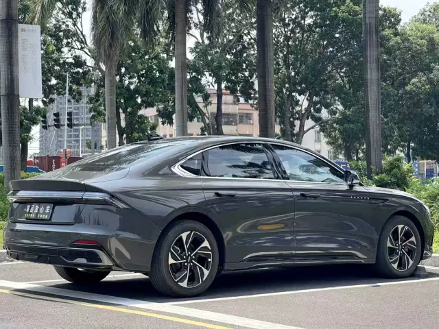 Lincoln Z — Фото автомобиля 7