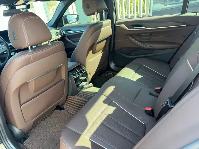 BMW 5 Series — Фото автомобиля 8
