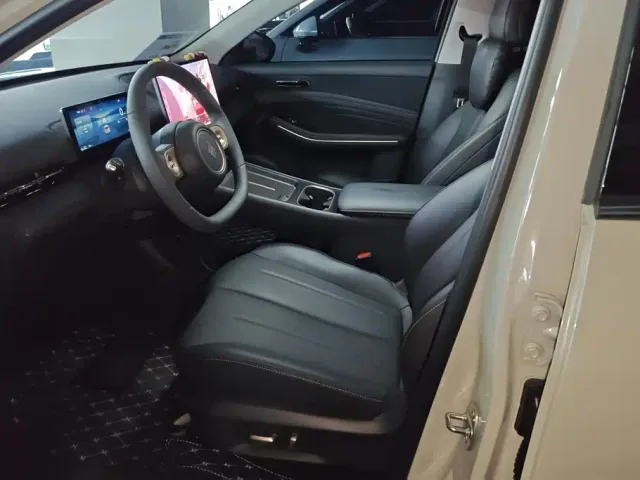 Baojun Yunhai — Фото автомобиля 9