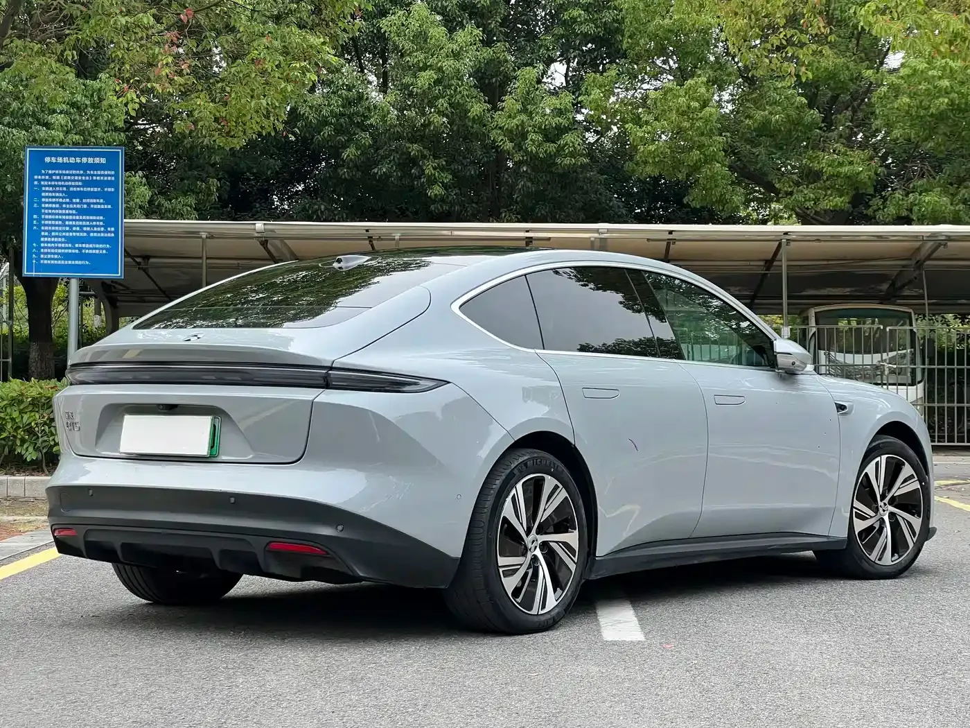 NIO NIO ET5 2024 75kWh — Фото автомобиля 13