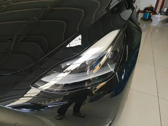Tesla Model Y — Фото автомобиля 23