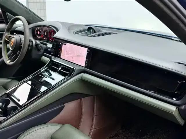 Porsche Panamera — Фото автомобиля 12
