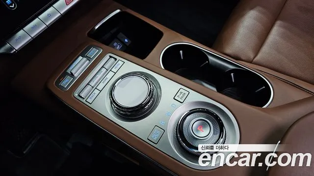 Genesis GV70 — Фото автомобиля 9