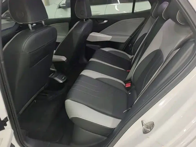 Volkswagen ID.3 — Фото автомобиля 16