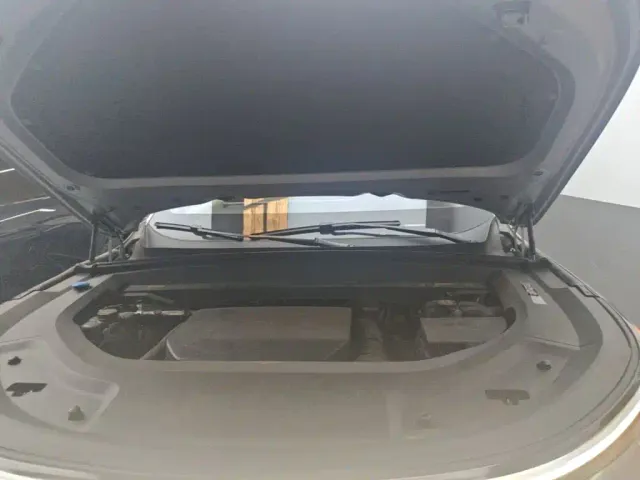 Li Auto Li Xiang L9 2022 Max — Фото автомобиля 19