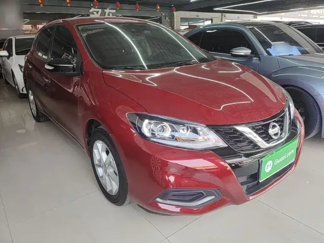 Nissan Tiida — Фото автомобиля 3