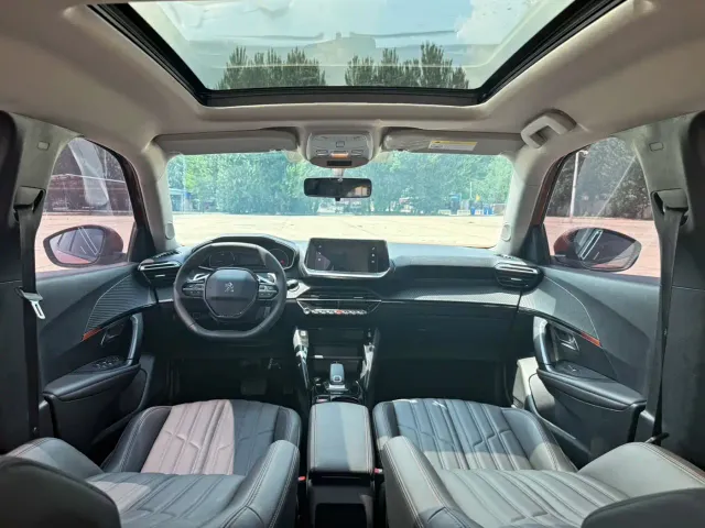 Peugeot 2008 — Фото автомобиля 11
