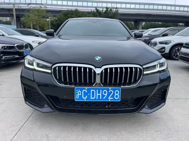 Фотография автомобиля — BMW 5 Series