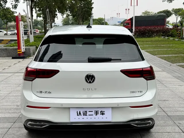 Volkswagen Golf — Фото автомобиля 10