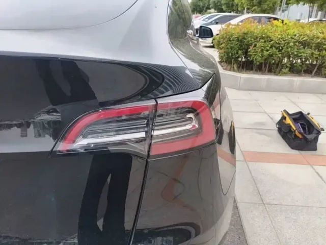 Tesla Model Y — Фото автомобиля 7