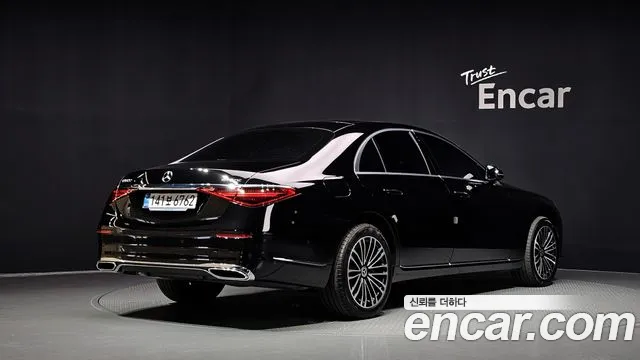 Mercedes-Benz S-Class — Фото автомобиля 2
