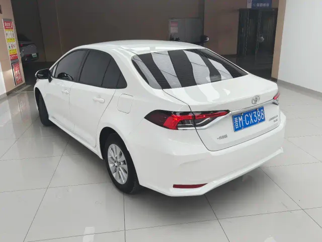 Toyota Corolla — Фото автомобиля 5